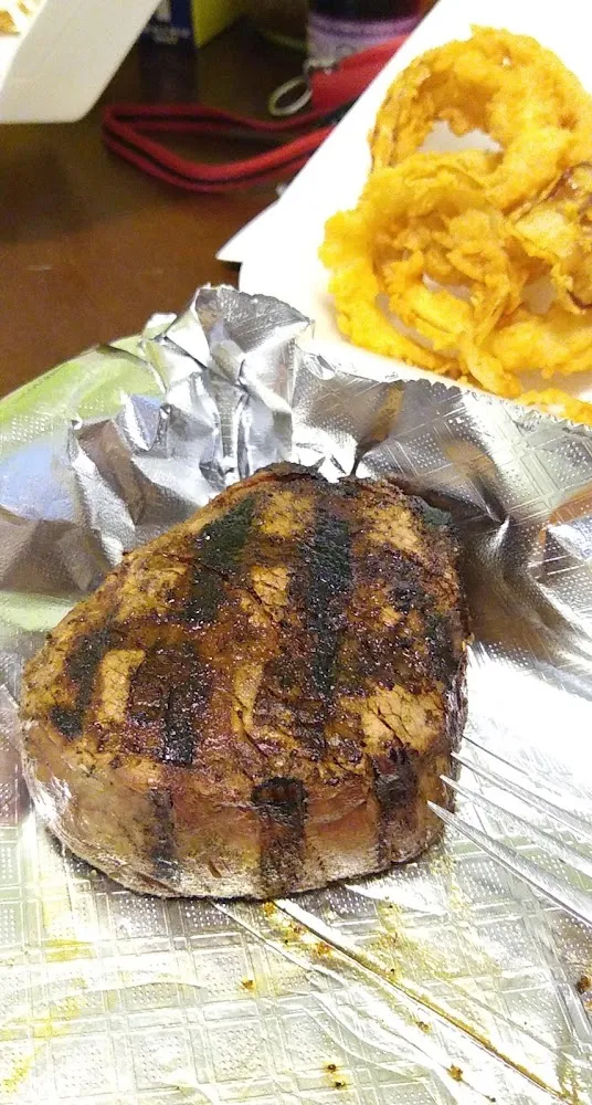 Filet with Onion Rings